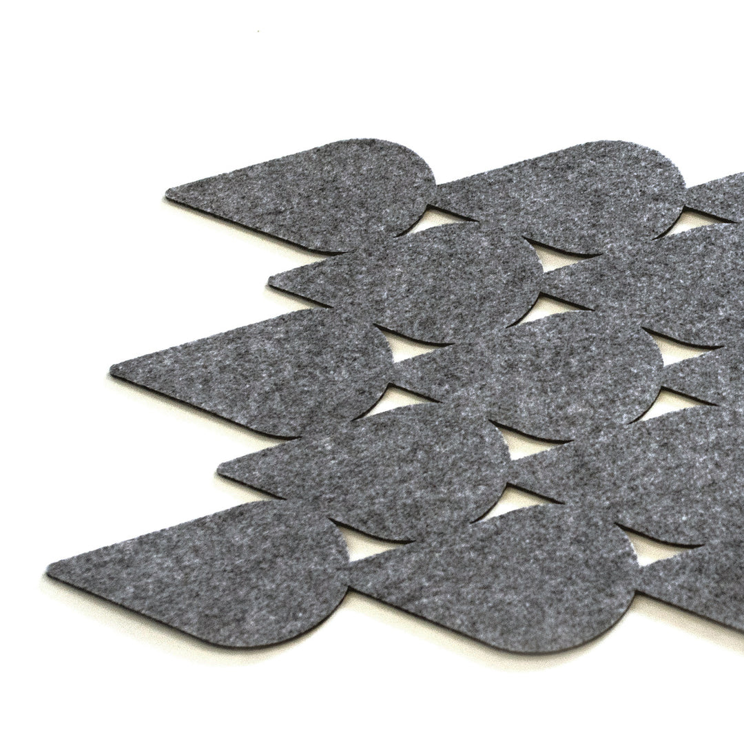 Table Runner "Drops"