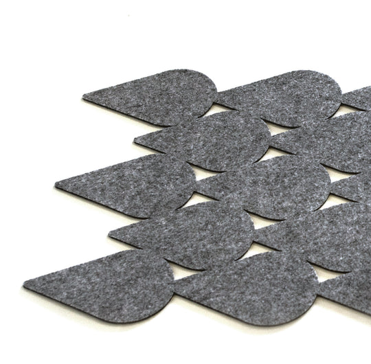 Table Runner "Drops"