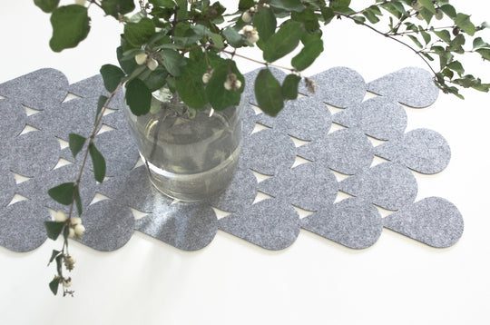 Table Runner "Drops"