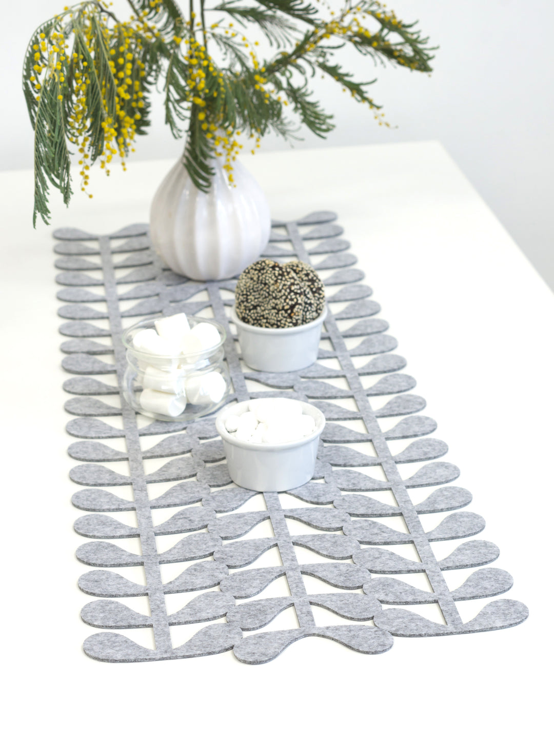 Table Runner "Sprigs"