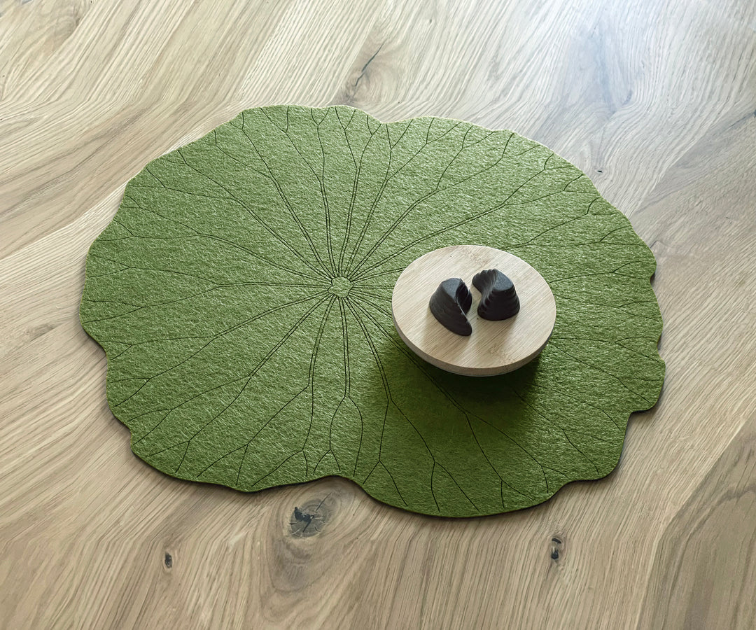 Placemats Set "Lotos Leaf"