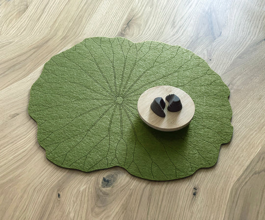 Placemats Set "Lotos Leaf"