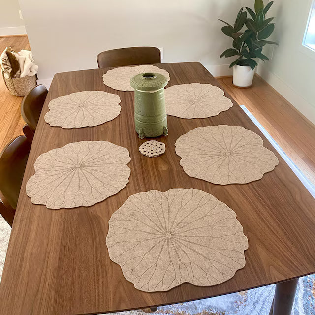 Placemats Set "Lotos Leaf"