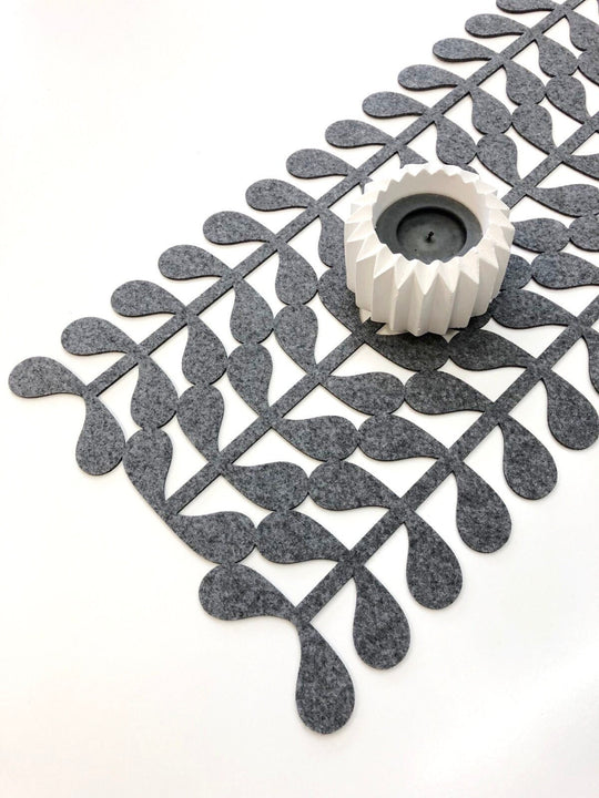 Table Runner "Sprigs"